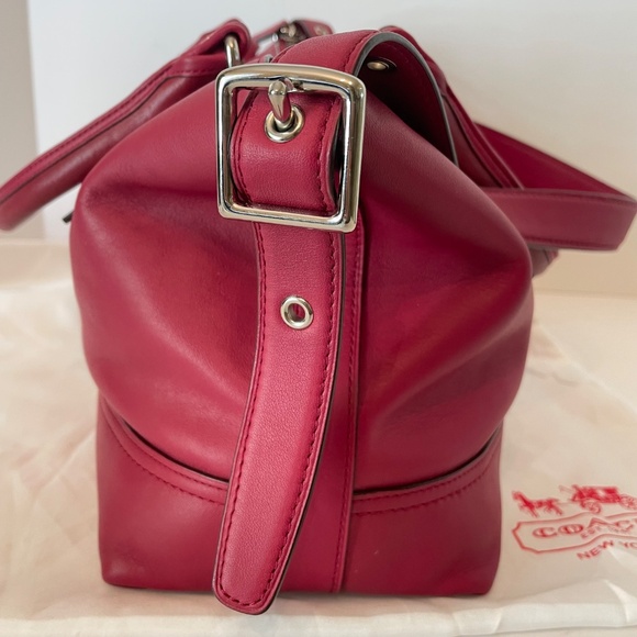 COACH Legacy Molly Black Cherry Red East West Hand Bag with strap EUC - Picture 3 of 14